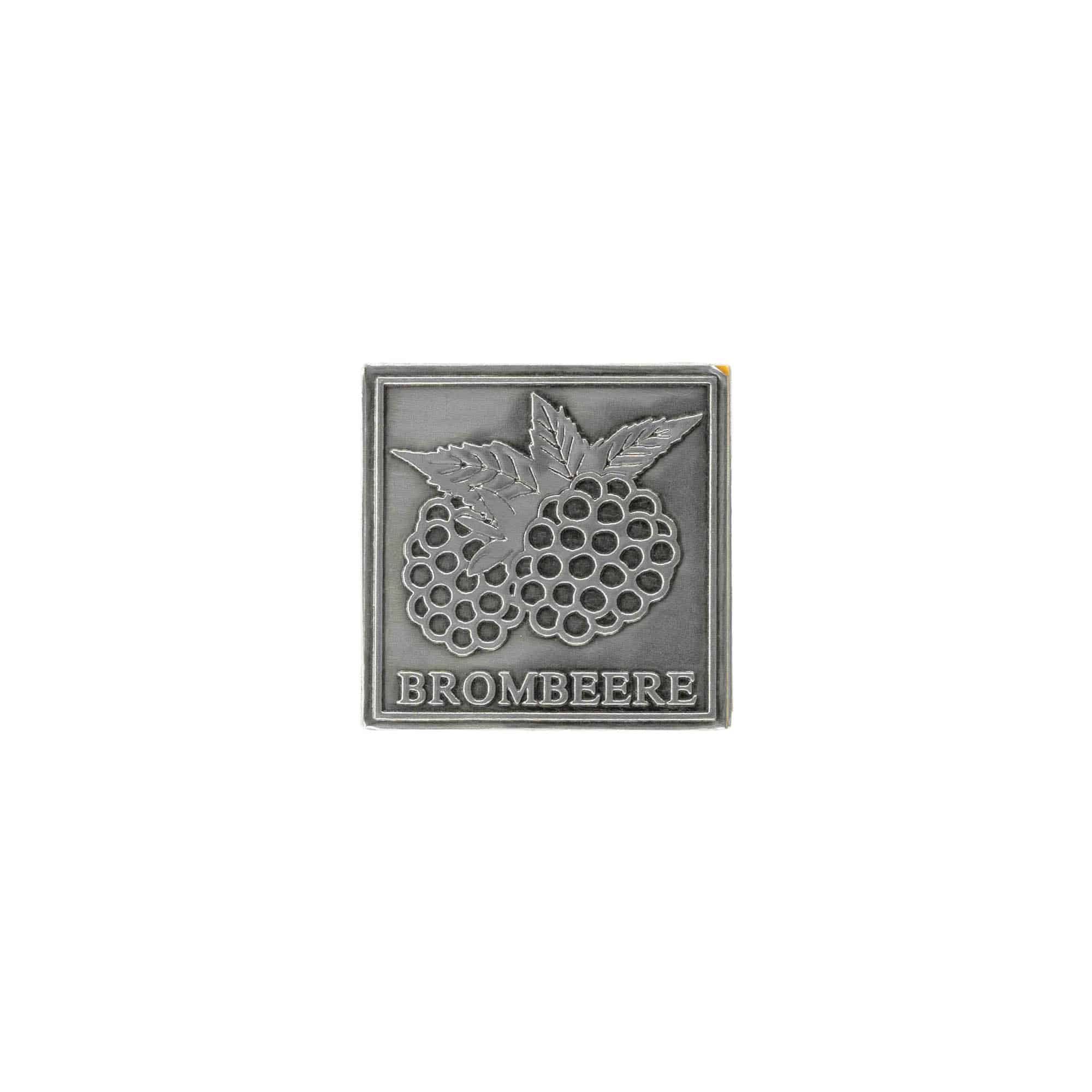 Tinnetikett "Bjørnebær", kvadratisk, metall, sølv Tinnetikett "Bjørnebær", kvadratisk, metall, sølv