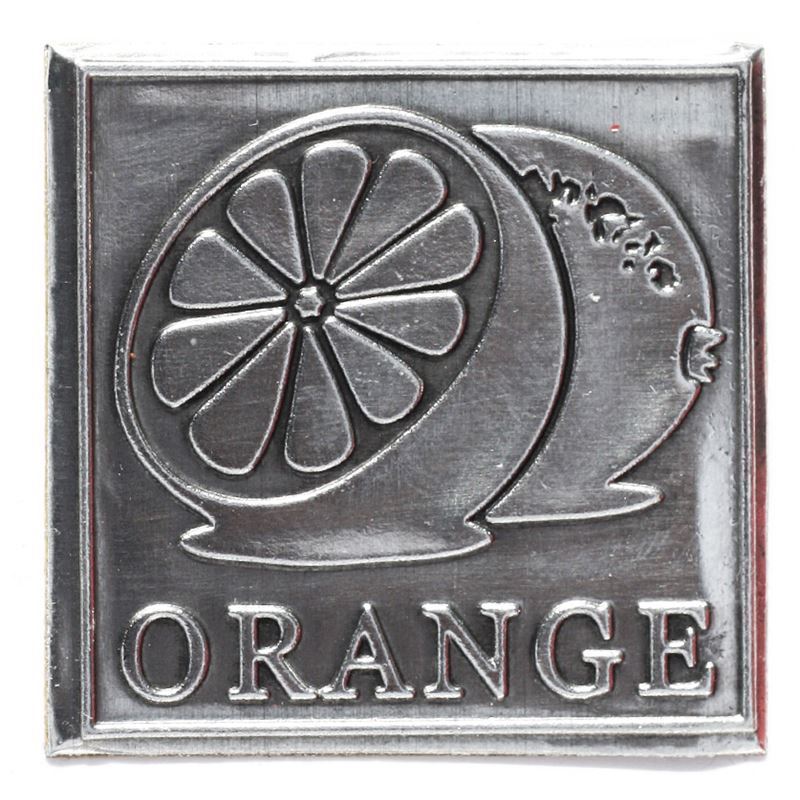 Tinnetikett 'Orange', firkantet, metall, sølv Tinnetikett 'Orange', firkantet, metall, sølv
